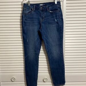 Old Navy curvy skinny distressed jeans!!